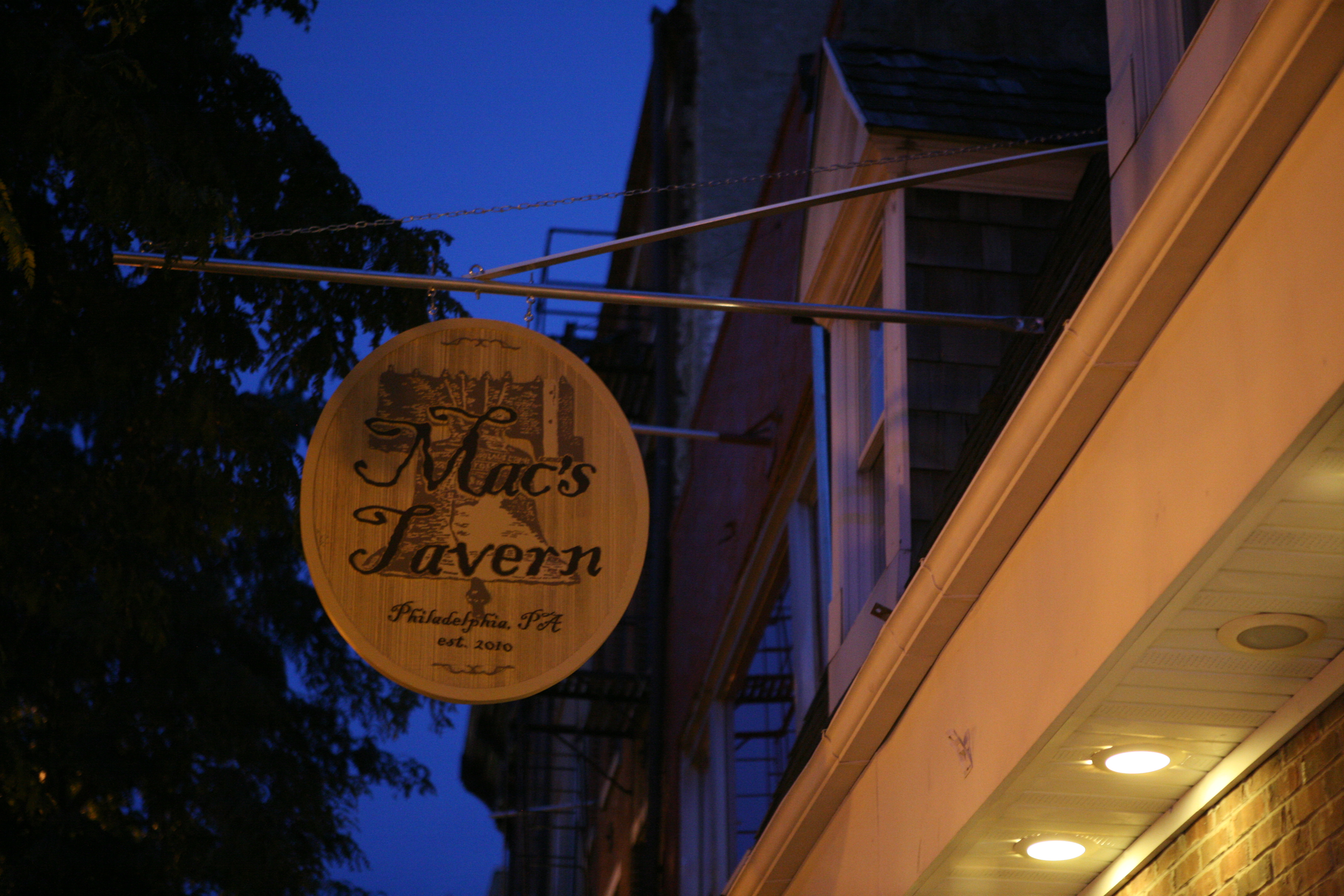 Mac's Tavern